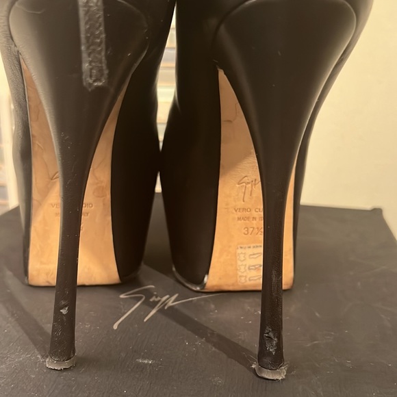 Giuseppe Zanotti Design - Picture 4 of 5